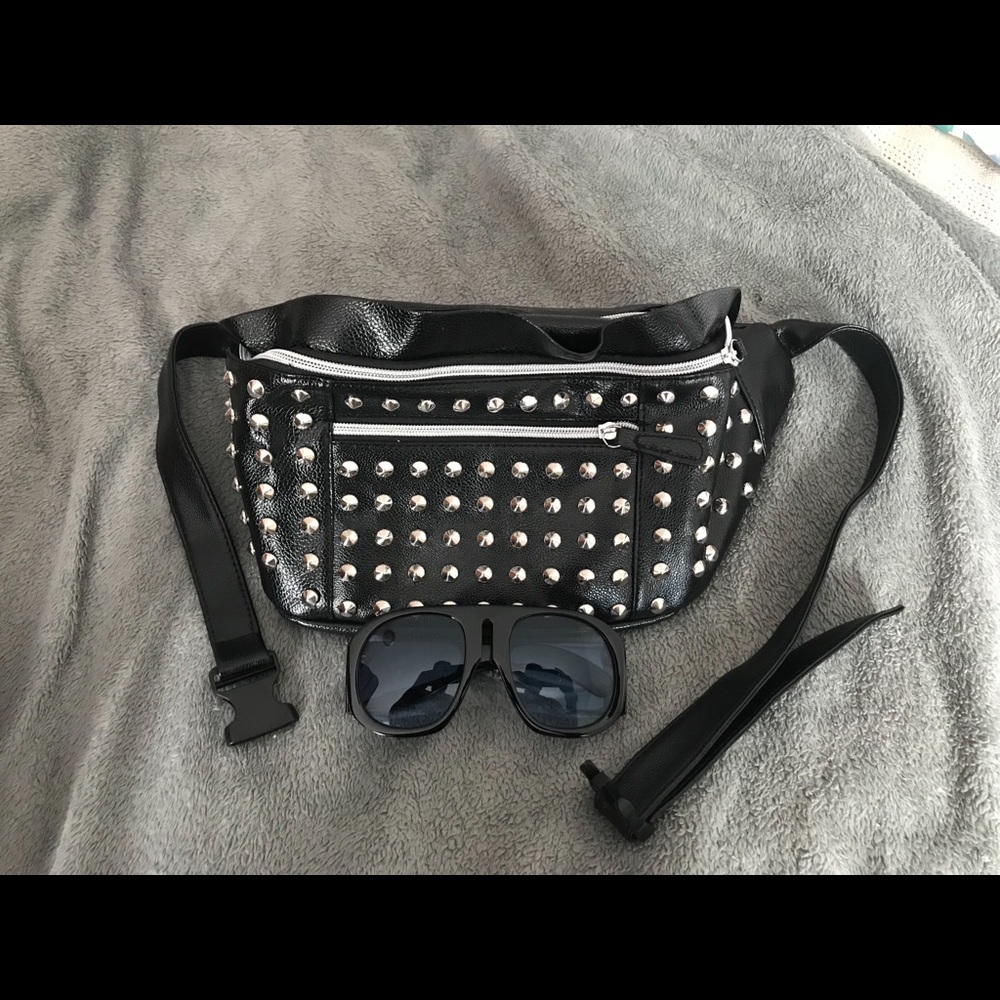 Queen - Picture 2 of 4